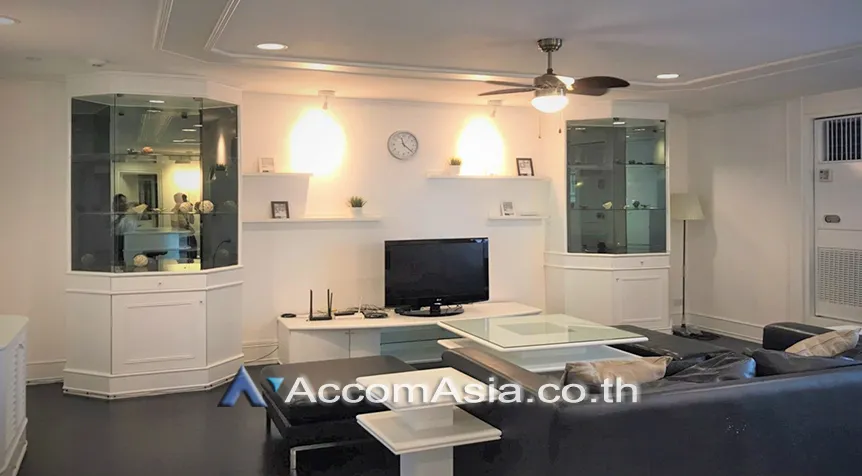 unitPet friendly |  2 Bedrooms  Apartment For Rent in Sathorn, Bangkok  near BTS Surasak (AA17666)