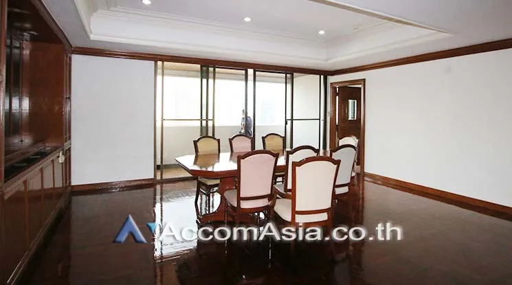 unitPet friendly |  3 Bedrooms  Apartment For Rent in Sukhumvit, Bangkok  near MRT Sukhumvit - BTS Asok (AA17670)