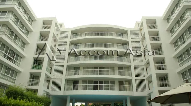 Pet friendly |  Ekkamai Family Apartment Apartment  3 Bedroom for Rent BTS Ekkamai in Sukhumvit Bangkok