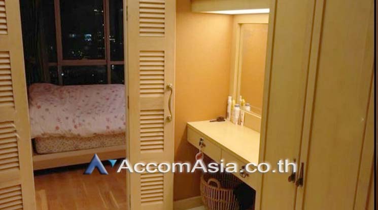  1  1 br Condominium For Sale in Charoen Nakhon ,Bangkok BTS Krung Thon Buri at Baan Sathorn Chaophraya AA17752