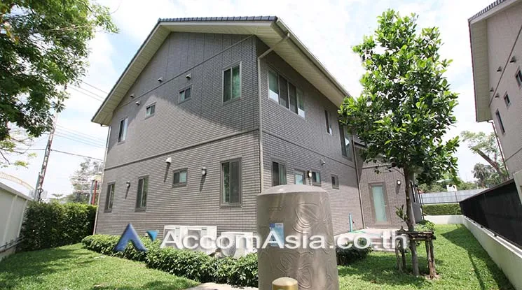  1  4 br House For Rent in Sukhumvit ,Bangkok BTS Phrom Phong AA17760