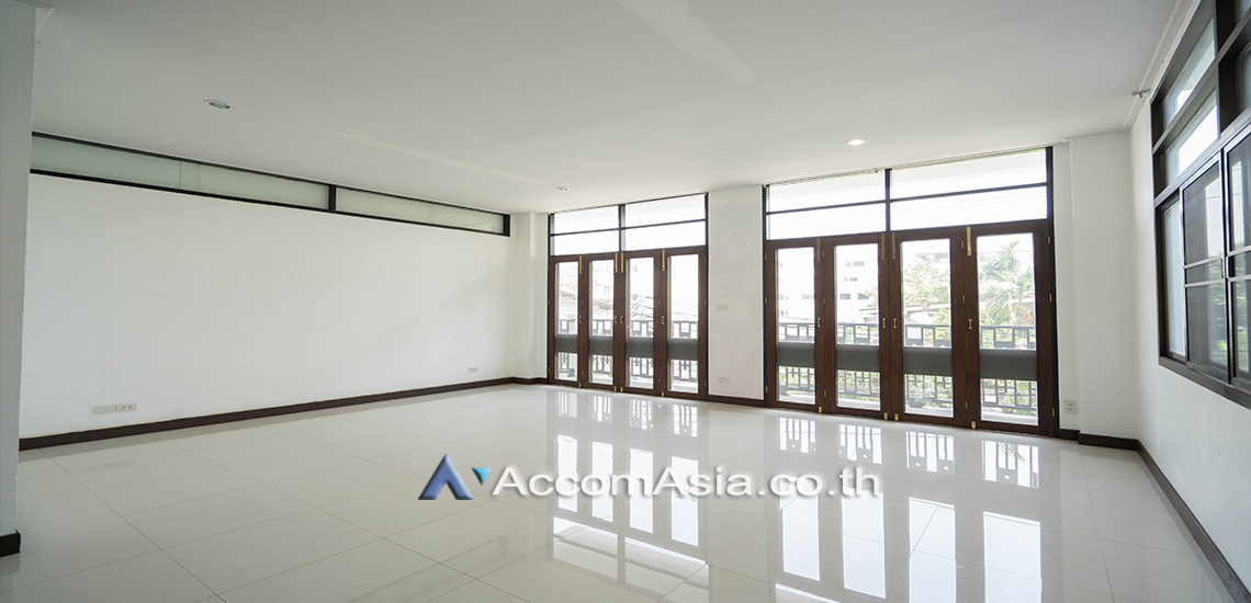 8  3 br Townhouse For Rent in Sukhumvit ,Bangkok BTS Phra khanong AA17790