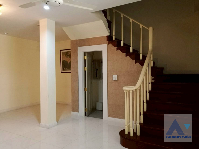  1  3 br Townhouse For Rent in Sathorn ,Bangkok BRT Nararam 3 - BTS Chong Nonsi at Baan Klang Krung Sathorn Narathiwas AA17883
