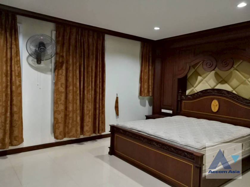 6  3 br Townhouse For Rent in Sathorn ,Bangkok BRT Nararam 3 - BTS Chong Nonsi at Baan Klang Krung Sathorn Narathiwas AA17883