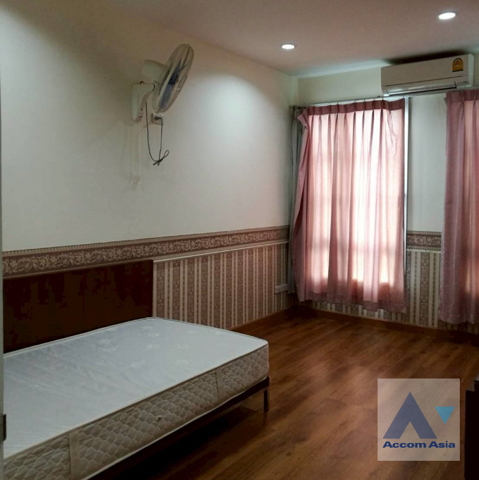 9  3 br Townhouse For Rent in Sathorn ,Bangkok BRT Nararam 3 - BTS Chong Nonsi at Baan Klang Krung Sathorn Narathiwas AA17883