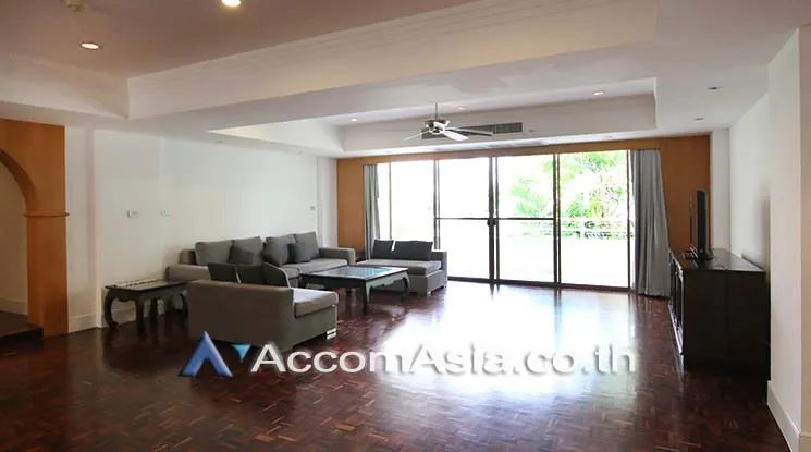 unit 3 Bedrooms  Apartment For Rent in Sukhumvit, Bangkok  near BTS Phrom Phong (AA17976)