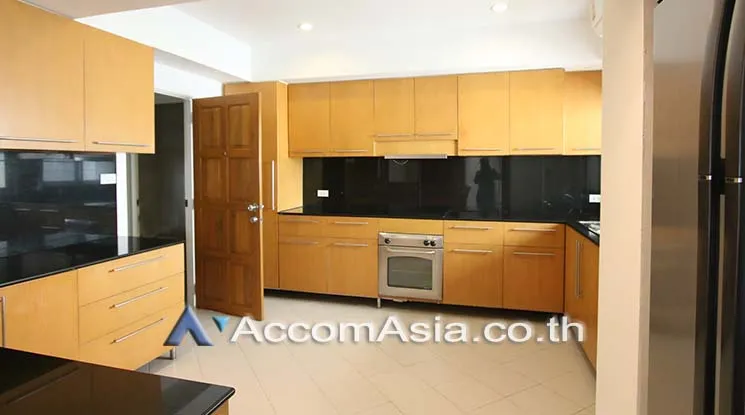 unit 3 Bedrooms  Apartment For Rent in Sukhumvit, Bangkok  near BTS Phrom Phong (AA17976)