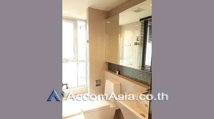 unit 1 Bedroom  Condominium For Rent in Sathorn, Bangkok  near BTS Saphan Taksin (AA17986)