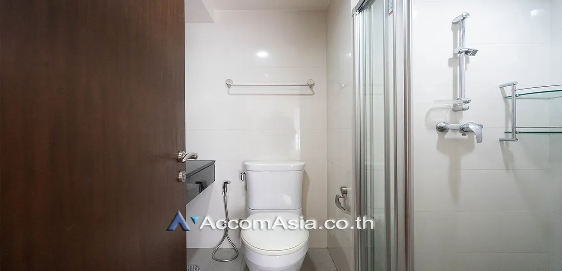 7  2 br Apartment For Rent in Sukhumvit ,Bangkok MRT Sukhumvit - BTS Asok at Peaceful residential AA18027