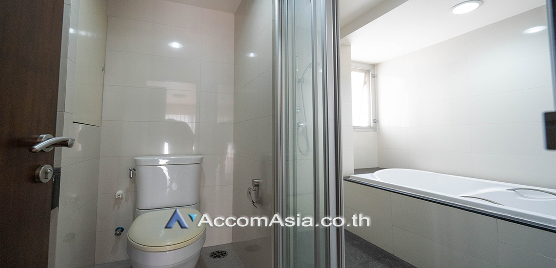 8  2 br Apartment For Rent in Sukhumvit ,Bangkok MRT Sukhumvit - BTS Asok at Peaceful residential AA18027