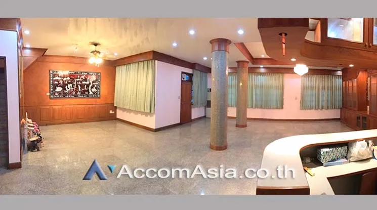  2  4 br Townhouse For Rent in Sukhumvit ,Bangkok BTS Bang Na AA18121