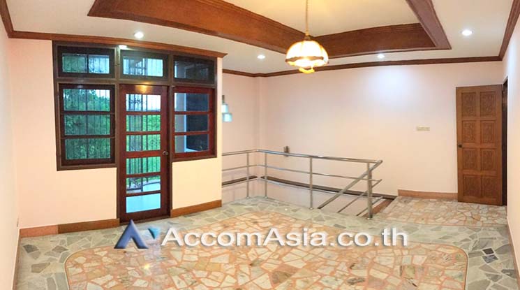  1  4 br Townhouse For Rent in Sukhumvit ,Bangkok BTS Bang Na AA18121