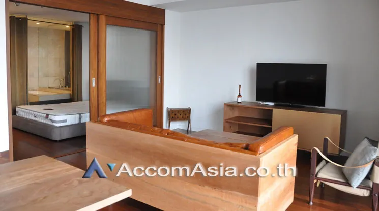 unit 1 Bedroom  Condominium For Rent & Sale in Ploenchit, Bangkok  near BTS Ratchadamri (AA18151)