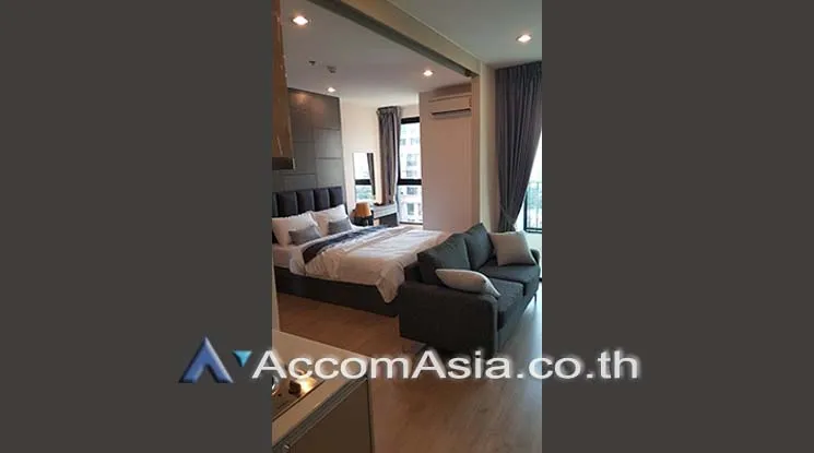 unit 1 Bedroom  Condominium For Rent in Silom, Bangkok  near MRT Sam Yan (AA18158)