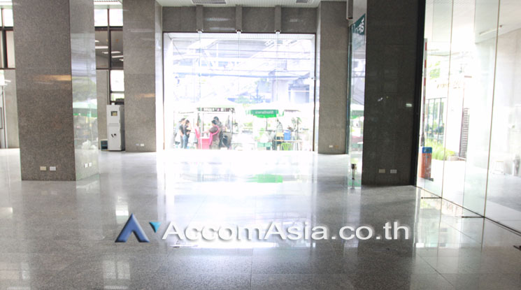  2  Studio Retail / Showroom For Rent in Charoen Nakhon ,Bangkok BTS Krung Thon Buri at Thai Sri Tower AA18220