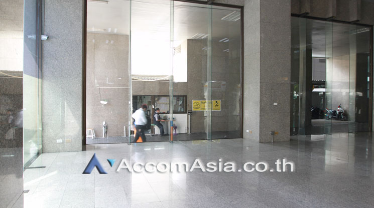  1  Studio Retail / Showroom For Rent in Charoen Nakhon ,Bangkok BTS Krung Thon Buri at Thai Sri Tower AA18220