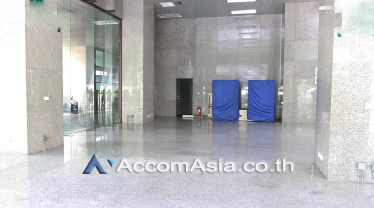6  Studio Retail / Showroom For Rent in Charoen Nakhon ,Bangkok BTS Krung Thon Buri at Thai Sri Tower AA18220