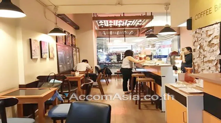 unit Retail / showroom For Sale in Ratchadaphisek, Bangkok  near ARL Ramkhamhaeng (AA18243)