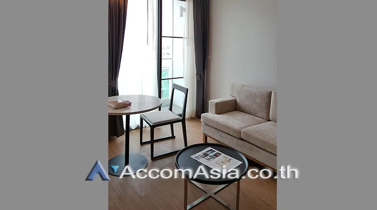 unit 1 Bedroom  Condominium For Rent in Silom, Bangkok  near BTS Chong Nonsi - MRT Sam Yan (AA18350)