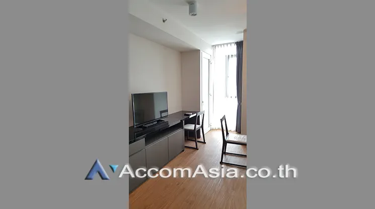 unit 1 Bedroom  Condominium For Rent in Silom, Bangkok  near BTS Chong Nonsi - MRT Sam Yan (AA18350)