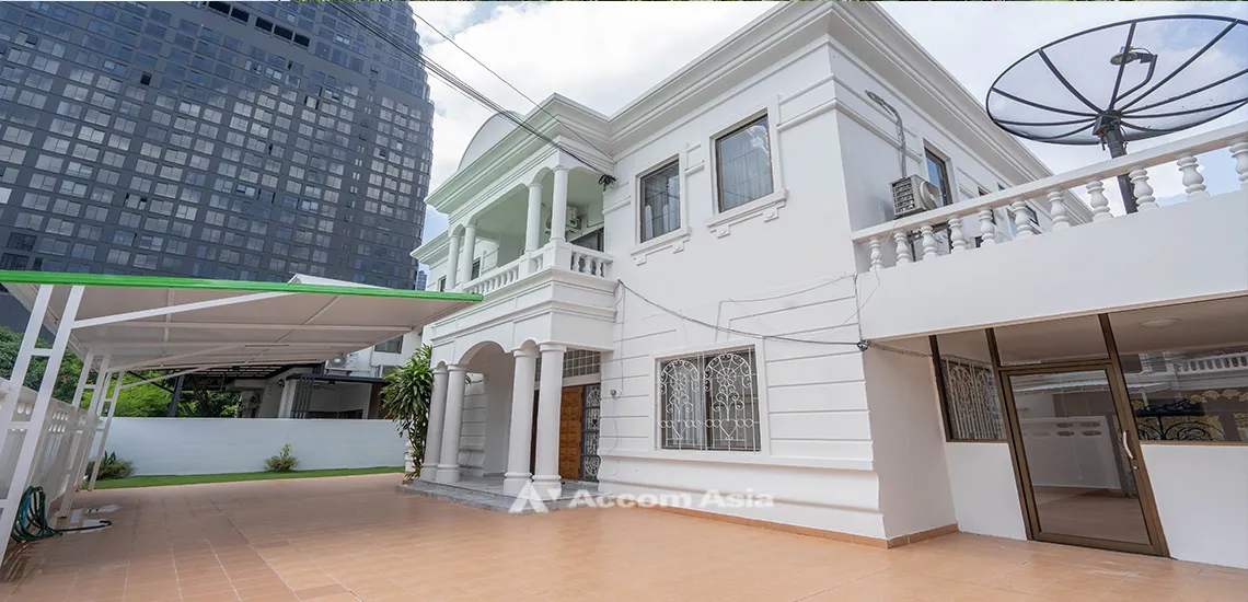  2  4 br House for rent and sale in Sukhumvit ,Bangkok BTS Thong Lo at Sukhumvit Villa AA18368