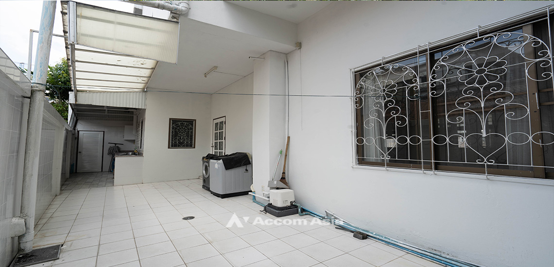  1  4 br House For Rent in Sukhumvit ,Bangkok BTS Thong Lo at Sukhumvit Villa AA18368