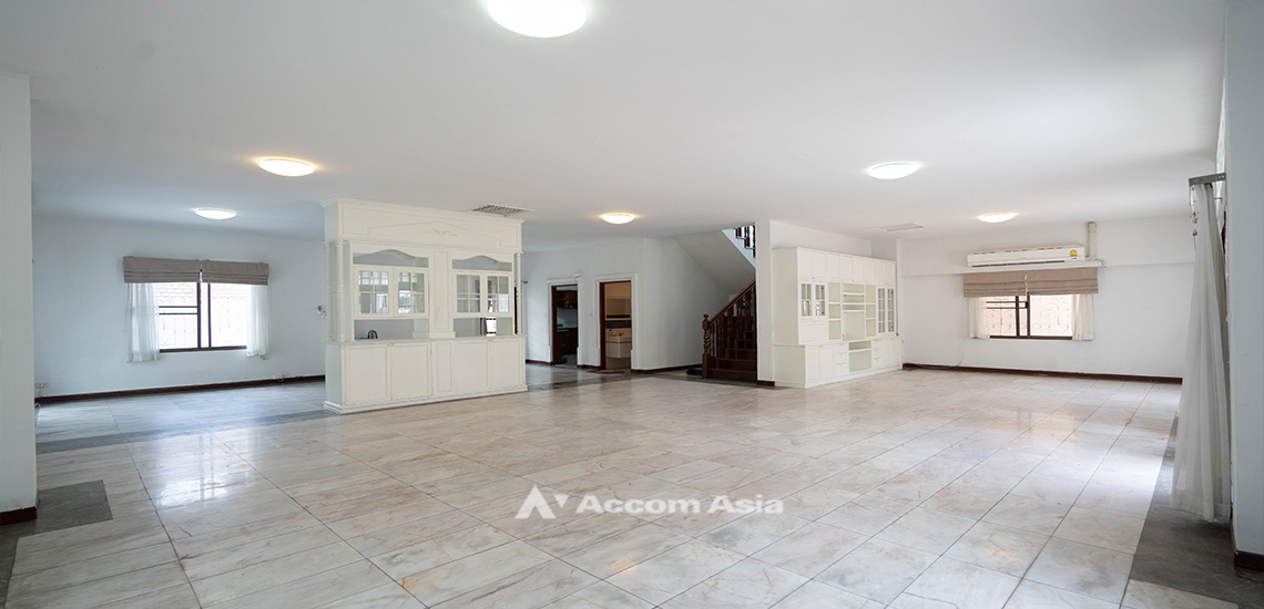 6  4 br House For Rent in Sukhumvit ,Bangkok BTS Thong Lo at Sukhumvit Villa AA18368