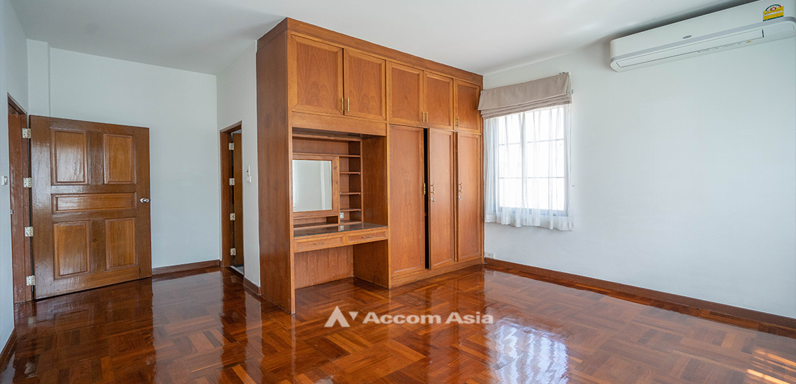 16  4 br House For Rent in Sukhumvit ,Bangkok BTS Thong Lo at Sukhumvit Villa AA18368