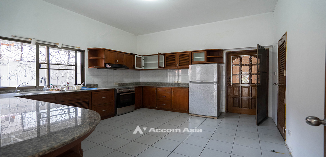 18  4 br House For Rent in Sukhumvit ,Bangkok BTS Thong Lo at Sukhumvit Villa AA18368