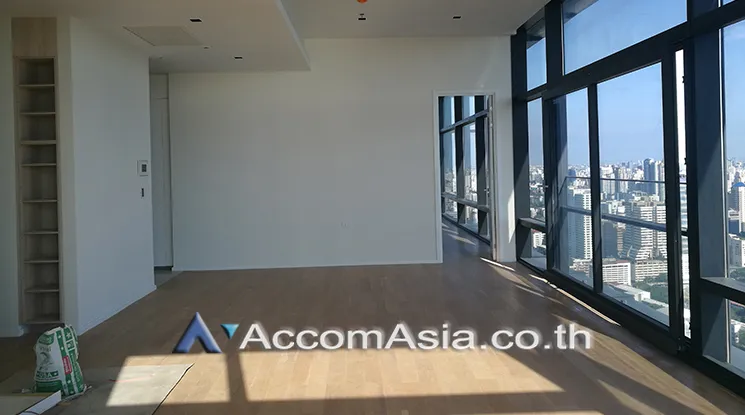 unit 3 Bedrooms  Condominium For Rent & Sale in New Phetchaburi, Bangkok  near MRT Phetchaburi (AA18395)