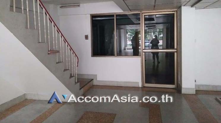 4  Shophouse For Rent in Ratchadaphisek ,Bangkok MRT Huai Khwang AA18444