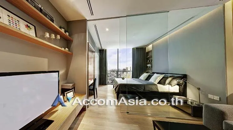 unit 1 Bedroom  Condominium For Sale in Silom, Bangkok  near BTS Surasak (AA18503)