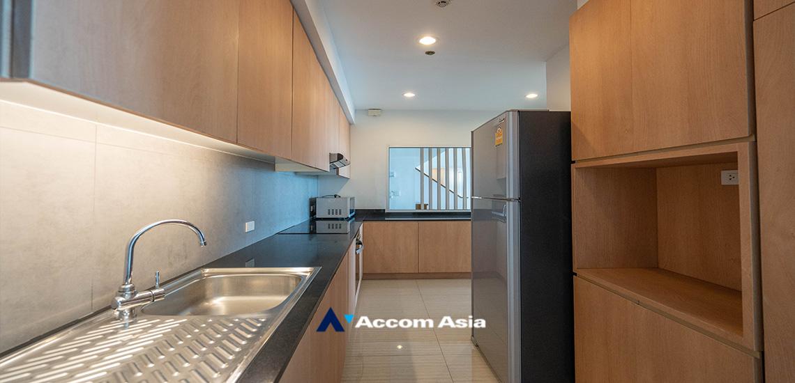 7  3 br Apartment for rent and sale in Sukhumvit ,Bangkok BTS Ekkamai at High-Rise Living with a Large Balcony Apartment in Ekkamai AA18545