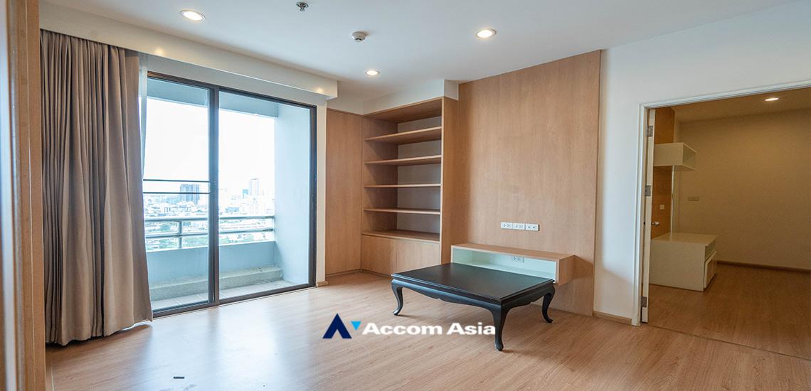 9  4 br Apartment For Rent in Sukhumvit ,Bangkok BTS Ekkamai at High-Rise Living with a Large Balcony Apartment in Ekkamai AA18545