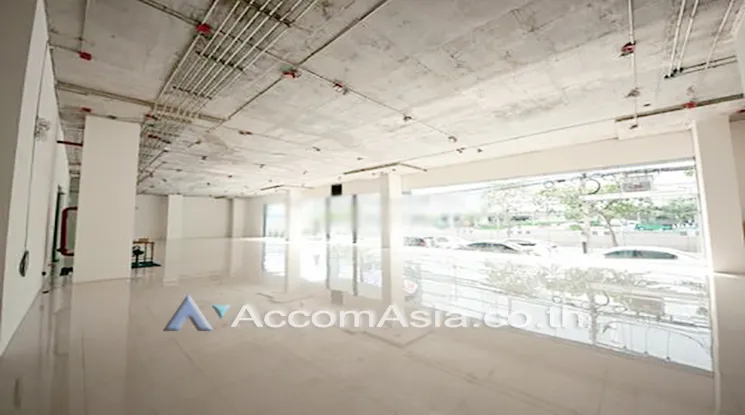 unit Retail / showroom For Rent in Ratchadaphisek, Bangkok  near MRT Ratchadaphisek (AA18556)