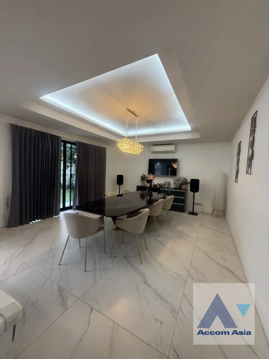 unitPrivate Swimming Pool, Pet friendly |  4 Bedrooms  House For Rent & Sale in Sukhumvit, Bangkok  near BTS Phra khanong (AA18616)