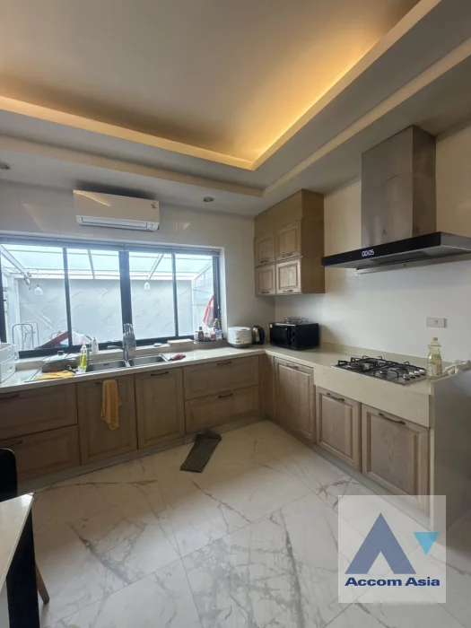 unitPrivate Swimming Pool, Pet friendly |  4 Bedrooms  House For Rent & Sale in Sukhumvit, Bangkok  near BTS Phra khanong (AA18616)