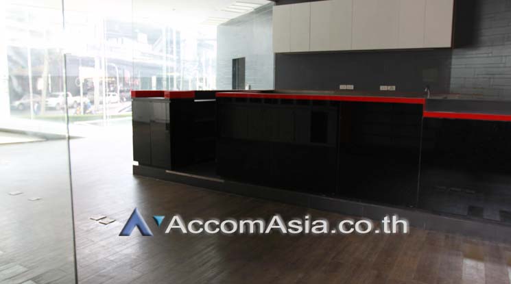 11  Retail / Showroom For Rent in Sukhumvit ,Bangkok BTS Ekkamai at Retail Space in Bangkok AA18628