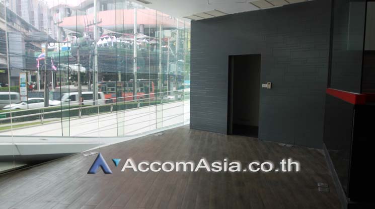 7  Retail / Showroom For Rent in Sukhumvit ,Bangkok BTS Ekkamai at Retail Space in Bangkok AA18628