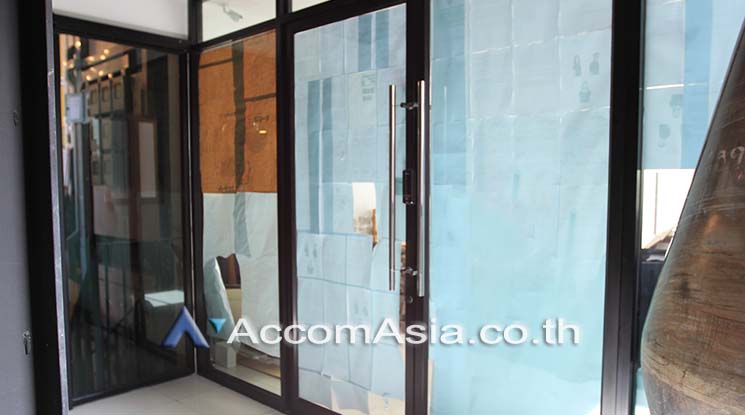 8  Retail / Showroom For Rent in Sukhumvit ,Bangkok BTS Thong Lo at 9.53 Community Mall AA18747