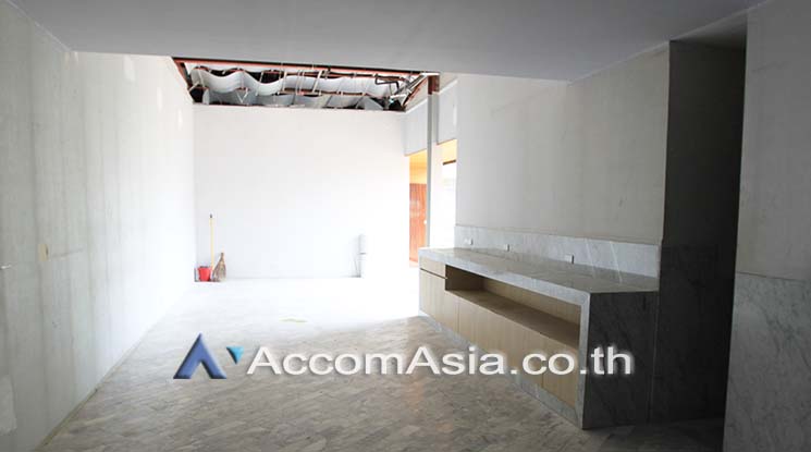  1  Retail / Showroom For Rent in Sukhumvit ,Bangkok BTS Thong Lo at 9.53 Community Mall AA18748