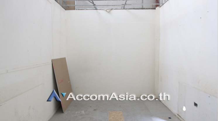 8  Retail / Showroom For Rent in Sukhumvit ,Bangkok BTS Thong Lo at 9.53 Community Mall AA18748