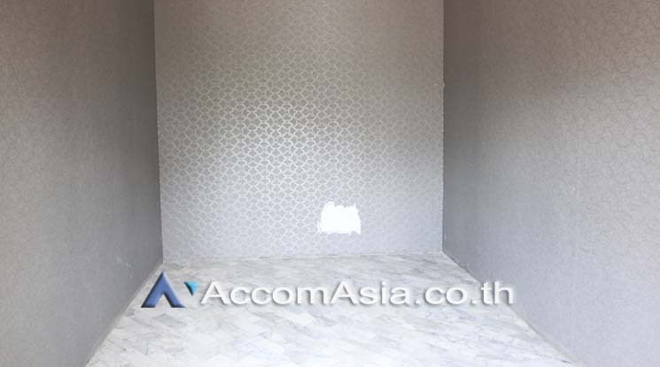 9  Retail / Showroom For Rent in Sukhumvit ,Bangkok BTS Thong Lo at 9.53 Community Mall AA18748