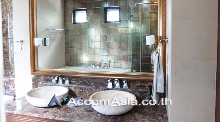 15  4 br House For Rent in Sukhumvit ,Bangkok BTS Thong Lo at A Peaceful Garden House AA18786