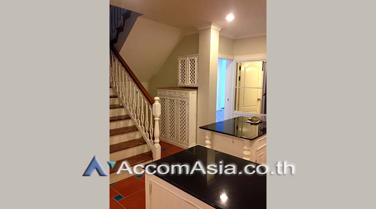 unit 3 Bedrooms  House For Rent in Bang Na, Bangkok  near BTS Bearing (AA18817)