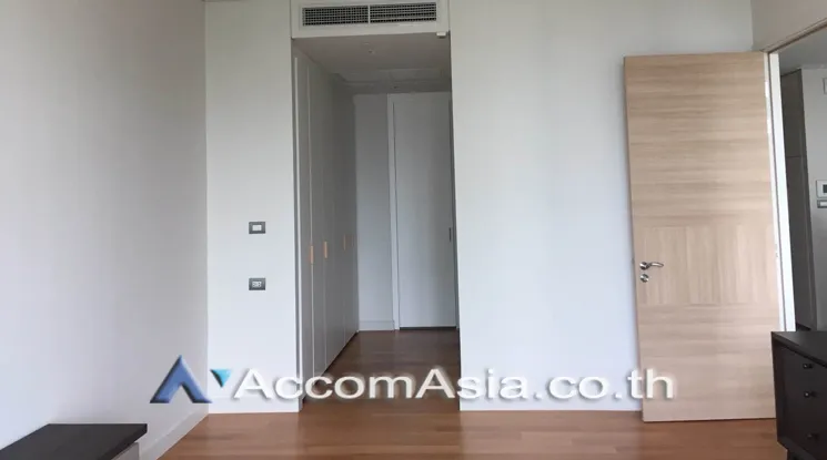 unit 1 Bedroom  Condominium For Rent in Ploenchit, Bangkok  near BTS Chitlom (AA18818)