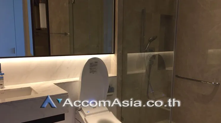 unit 1 Bedroom  Condominium For Rent in Ploenchit, Bangkok  near BTS Chitlom (AA18818)