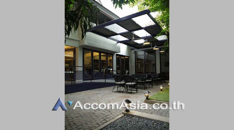  1  3 br House For Rent in Ploenchit ,Bangkok BTS Chitlom AA18836