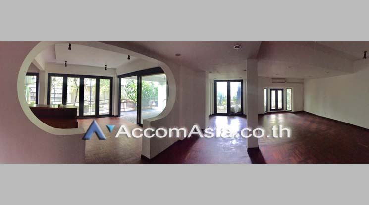 4  3 br House For Rent in Ploenchit ,Bangkok BTS Chitlom AA18836