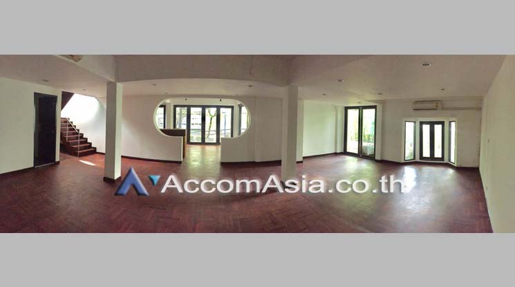 5  3 br House For Rent in Ploenchit ,Bangkok BTS Chitlom AA18836